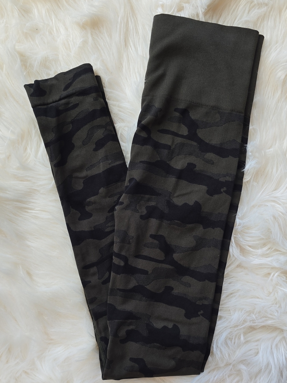 Leonisa High-Rise Camo Leggings SIZE S